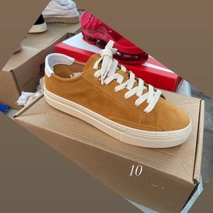 Brand new soludos shoe in box.